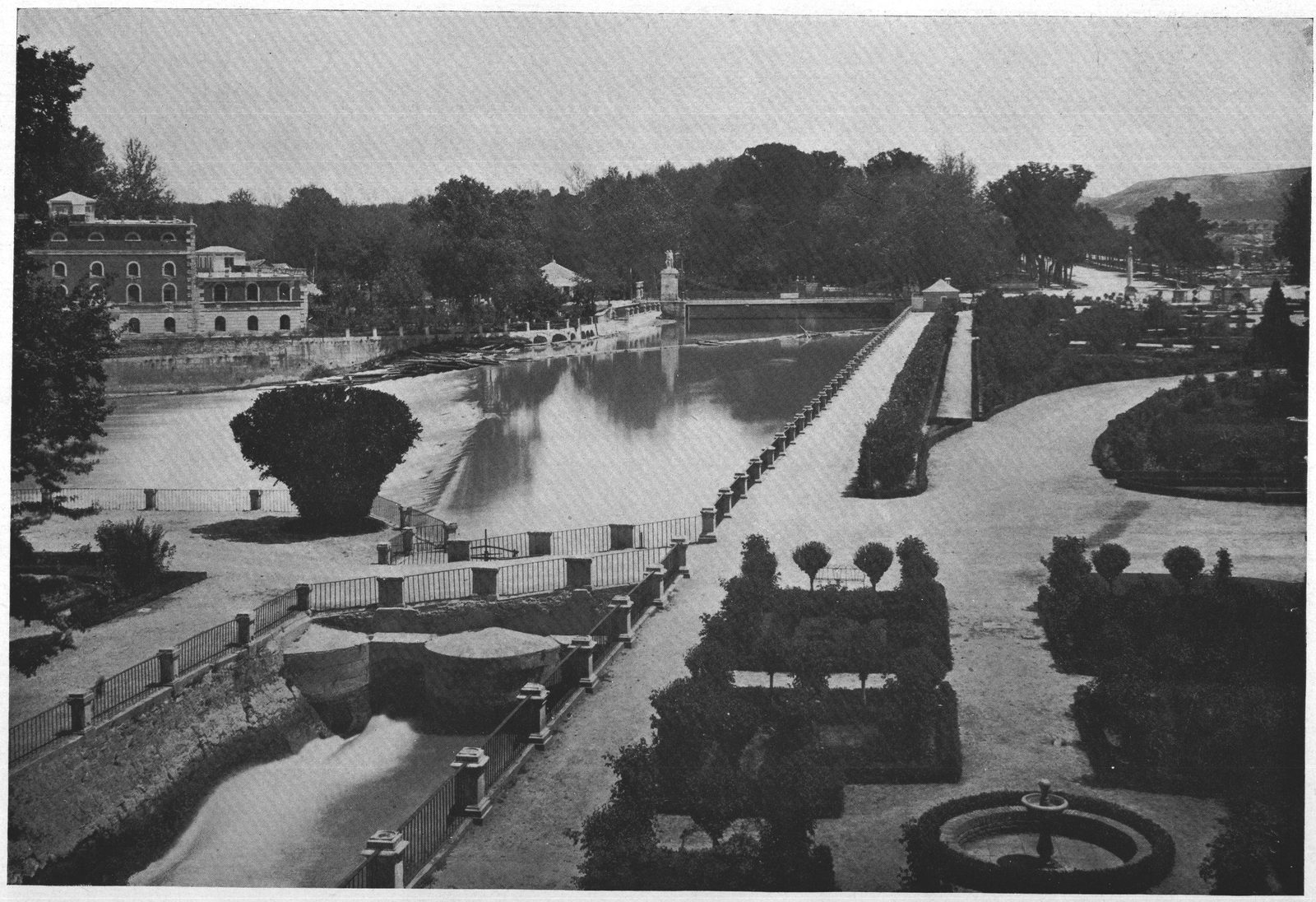 Parterre Beside the Tagus — Aranjuez