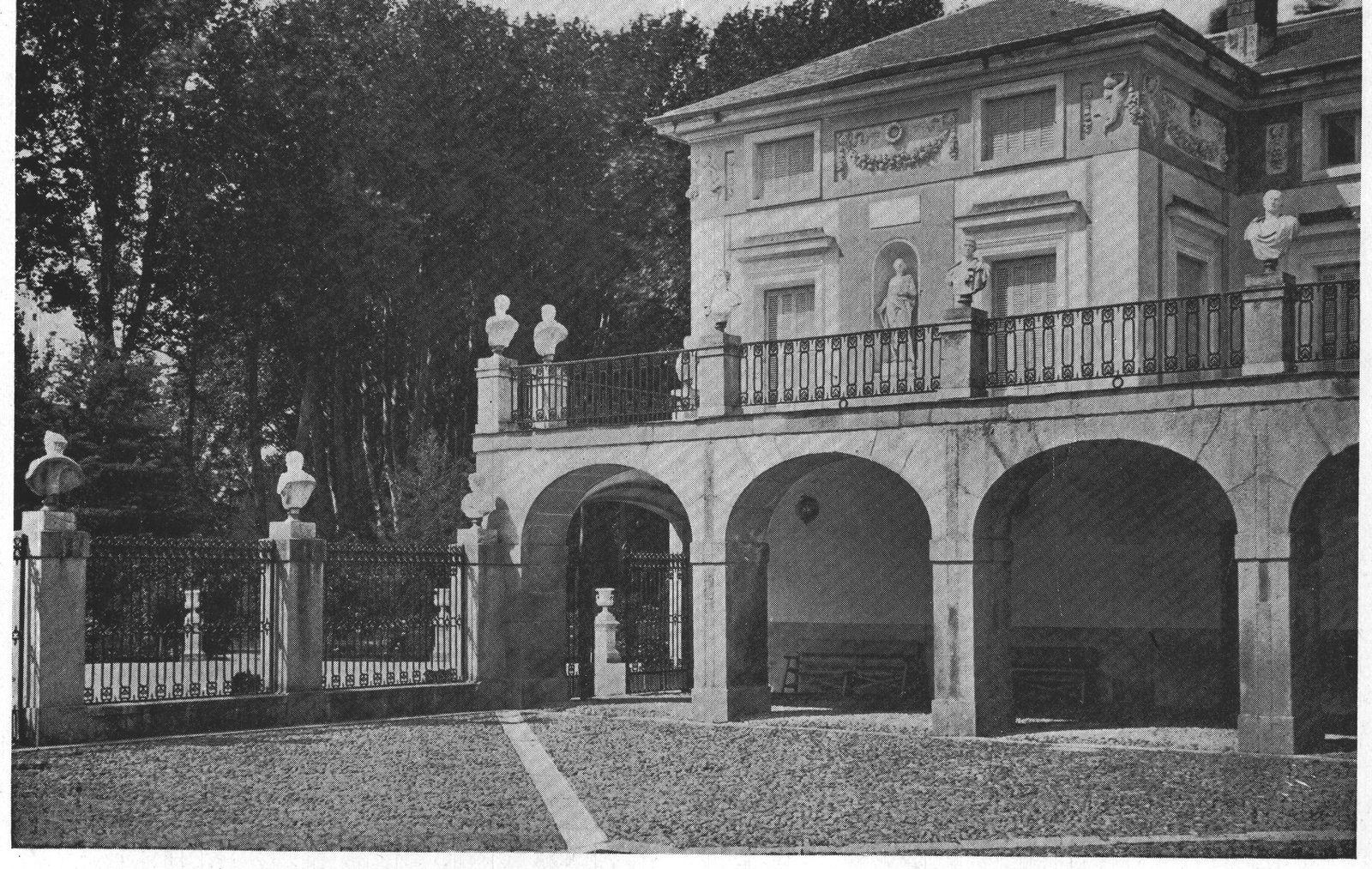 The Court of "Laborer's House" — Aranjuez