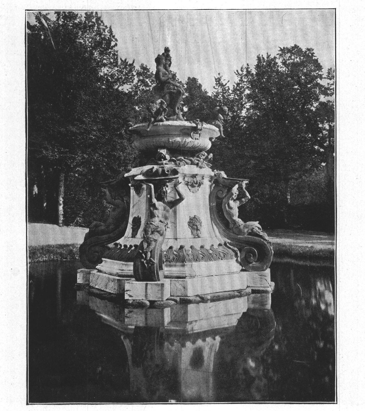 The Basket Fountain — La Granja