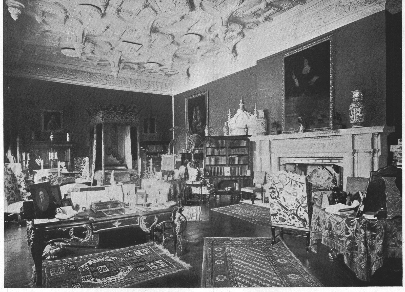 A Bedroom — Broughton Castle
