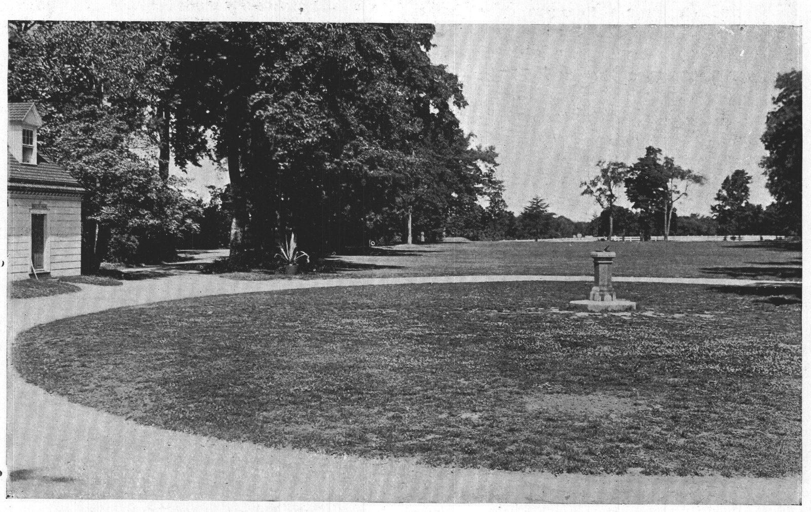 The Lawn from the West Door — Mount Vernon